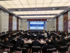 取会教师环绕规划中的成长方针、学科扶植、人